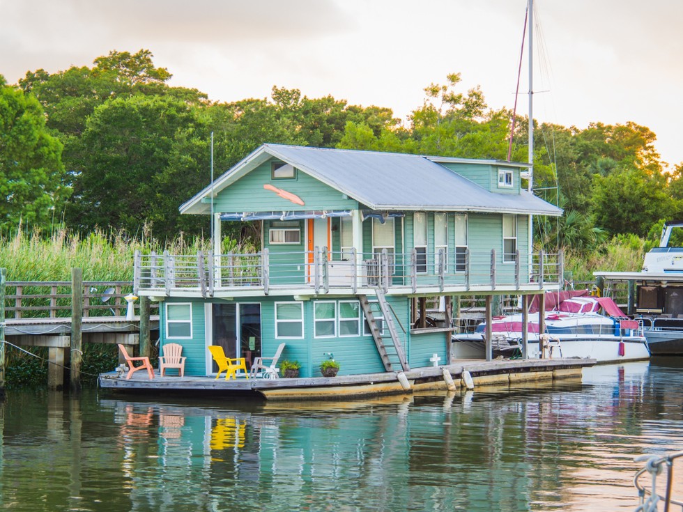 Hausboot in der Apalachicola Bay (Foto © Leigh Trail/Shutterstock.com)