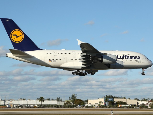 Lufthansa-Airbus über Miami